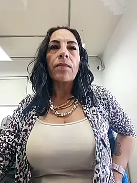 XXX chat uživo modela _Kamy_Hot