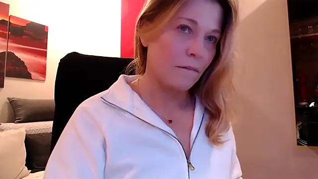 love-bionda's Live XXX Chat