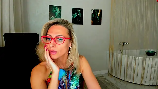 MuseOfStage's Live XXX Chat