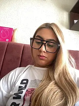 Czat XXX na żywo – Miabonnett_