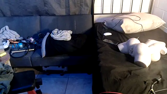 k1oudE Chat XXX in diretta