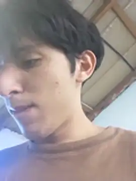 Show modela Userknowarg na web-kameri