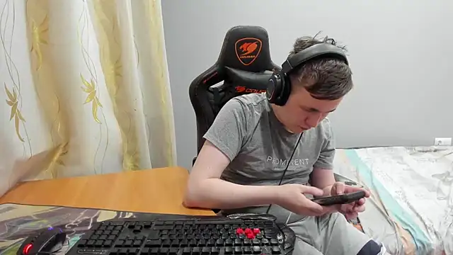 iliaskrislove's Live XXX Chat