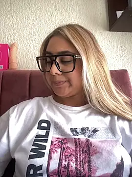 Chat XXX ao vivo de Miabonnett_