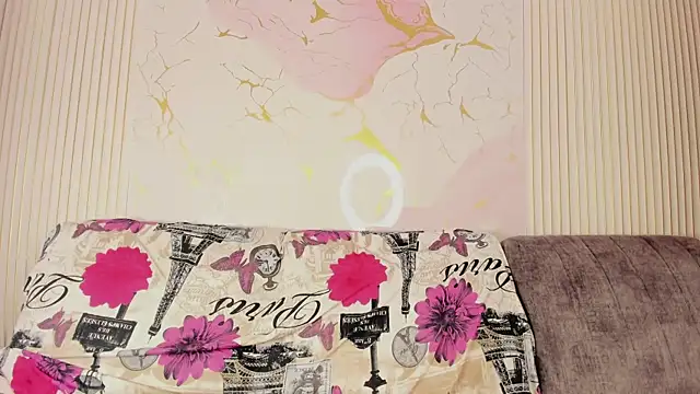 NhoanBrunette's Live XXX Chat