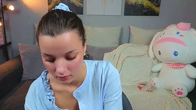 KitKatien Live XXX chat