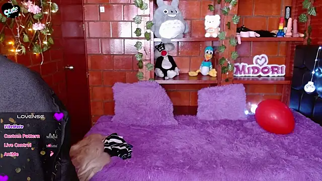 MidoriQuiinn's Live XXX Chat