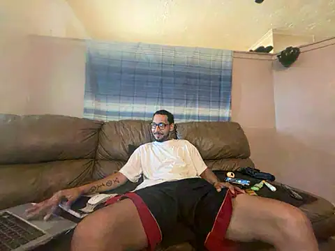 ThrowedWorldWide Adlı Modelin Web Kamerası Şovu