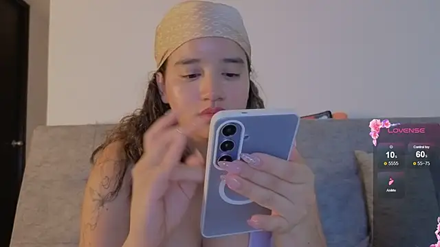 Онлайн чат XXX emilyrouxe