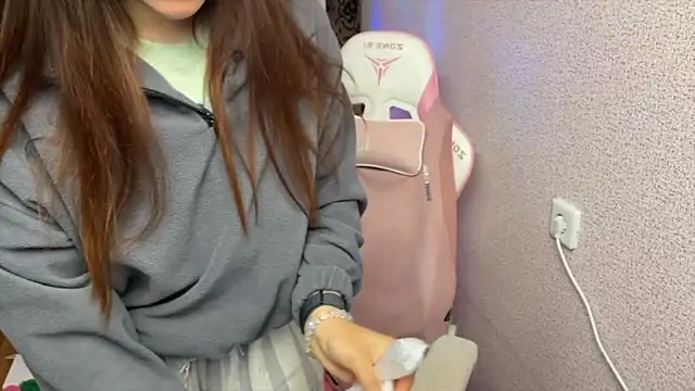 دردشة Katrin__kiss الجنسية المباشرة