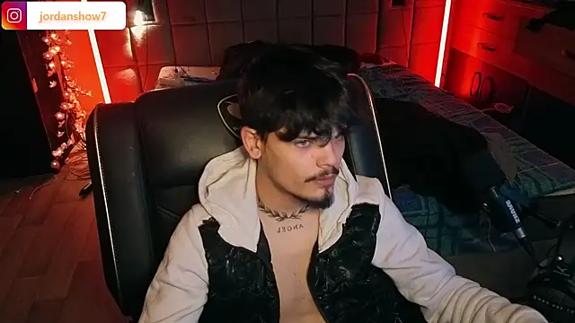 Онлайн чат XXX JordanShow