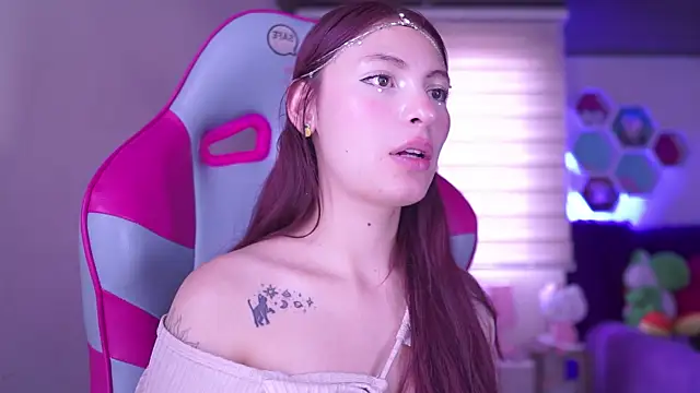 Rebecah_1のライブXXXチャット