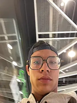 Andres_boy252 webkamerás műsora