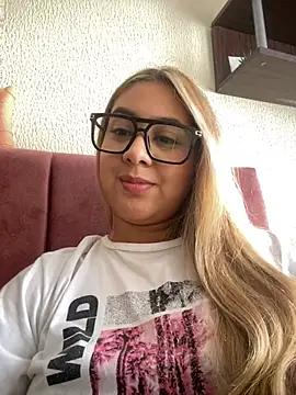 Miabonnett_ লাইভ XXX চ্যাট