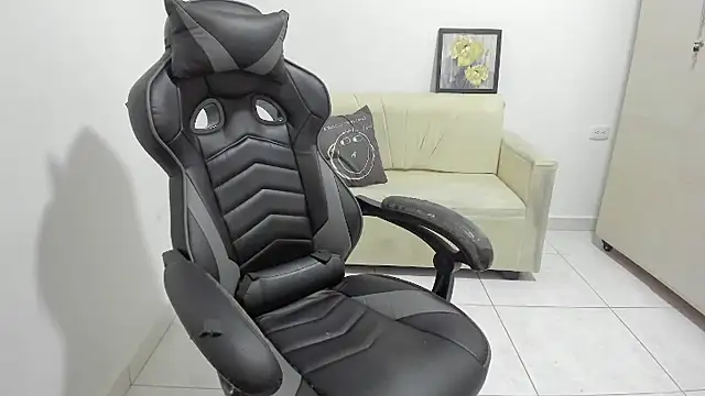 enzo_sloran: απευθείας συνομιλία ΧΧΧ