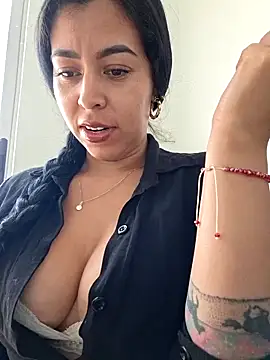 Luianna Adlı Modelin Canlı XXX Sohbeti