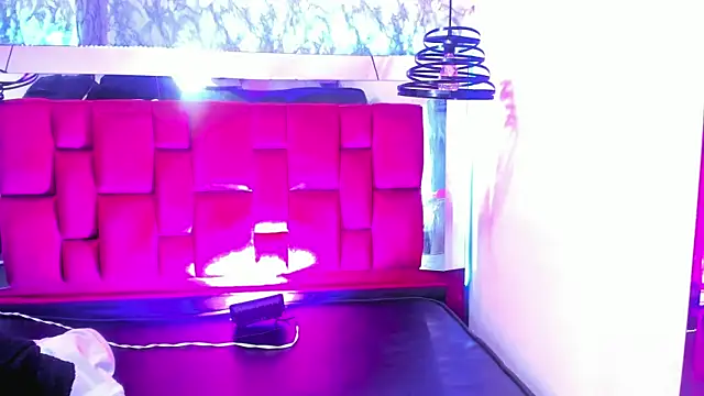 _Alahiia_: онлайн-секс-чат