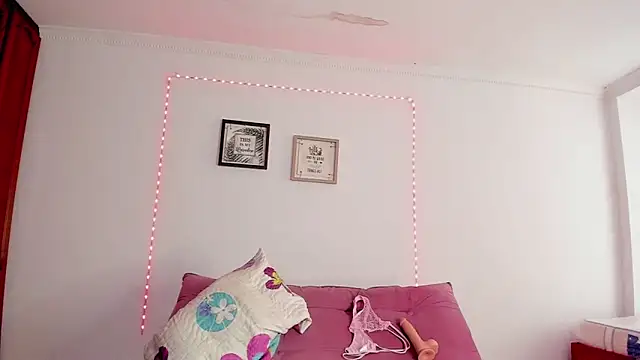 Chatroom XXX en direct de selena_jhonson