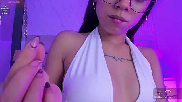 دردشة CarolineFyre الجنسية المباشرة