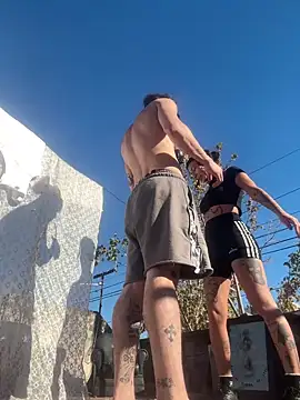 Živý XXX chat luckydick333