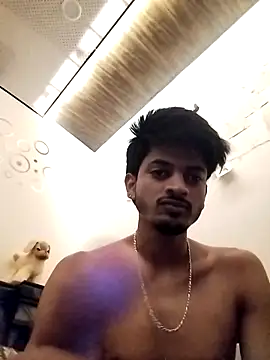 Wild_Vassu: διαδικτυακό σόου στην κάμερα