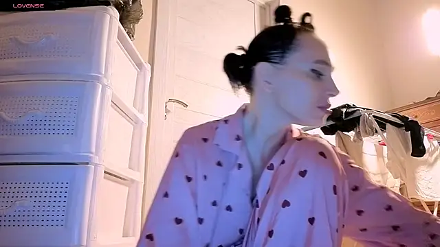 Chat +18 de Crazy1One ao vivo