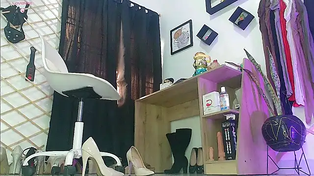 myla_sarah's Live XXX Chat