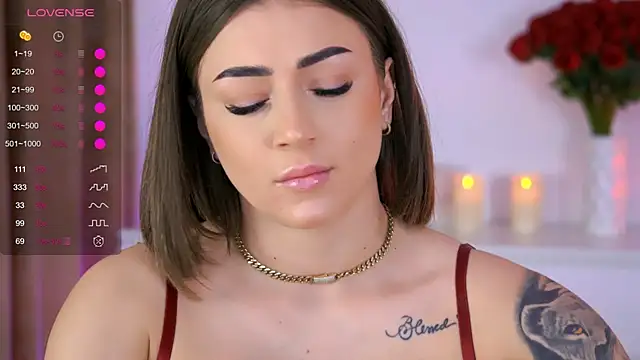 AishaSins Adlı Modelin Canlı XXX Sohbeti