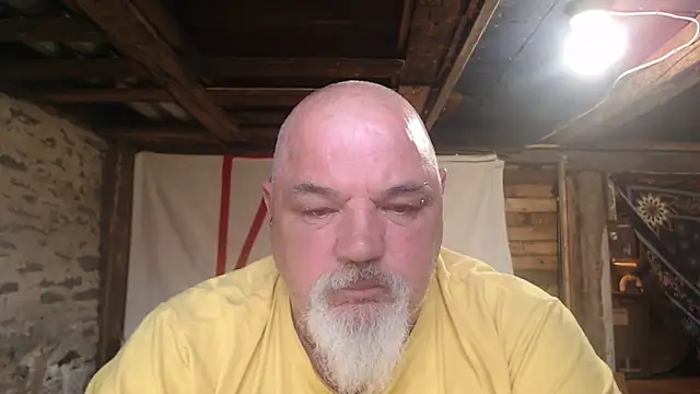 Newfiesausage1972 Show in webcam