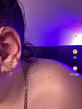 Evelinia Adlı Modelin Canlı XXX Sohbeti