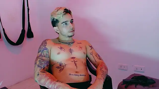 AliceandMax's Live XXX Chat