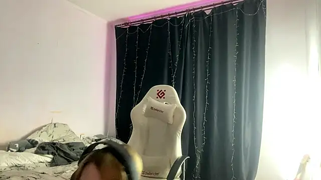 axin_burnellのライブXXXチャット