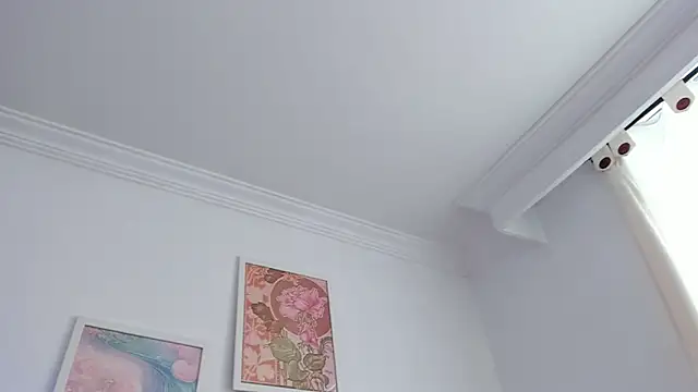 canelleGarces' Live XXX Chat