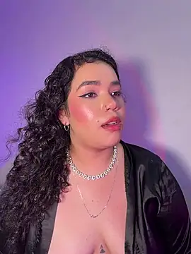 krisstenSantos Show in webcam