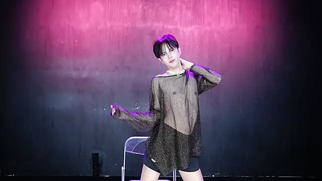 Queen-Vibe: διαδικτυακό σόου στην κάμερα