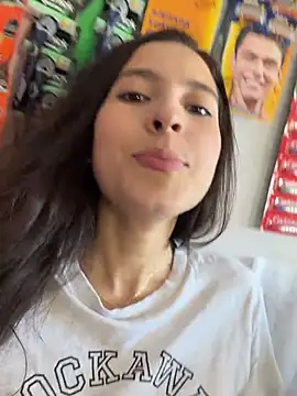 LittleDoll___ Adlı Modelin Canlı XXX Sohbeti