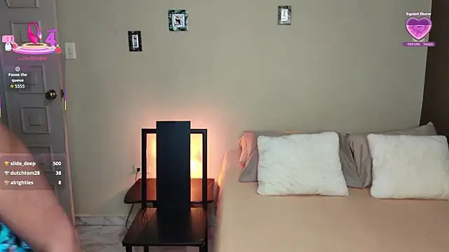 siamilfff Adlı Modelin Canlı XXX Sohbeti