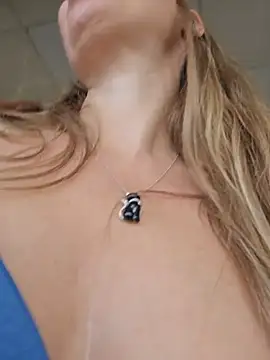 Show de SkyelarsWorld na webcam