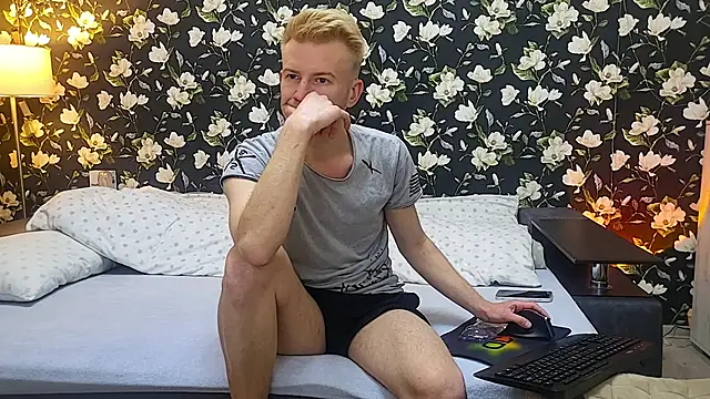 Онлайн чат XXX Vuitton