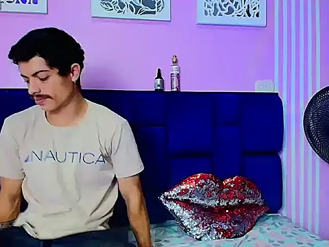 XXX chat uživo modela taylor_Stele