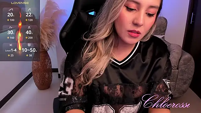 chloerossi: онлайн-секс-чат