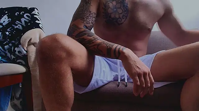 Chat XXX ao vivo de thomas_gun