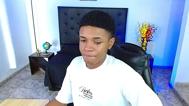 liiam3: онлайн-секс-чат