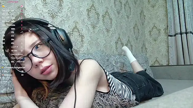 AprilOnilll Adlı Modelin Canlı XXX Sohbeti