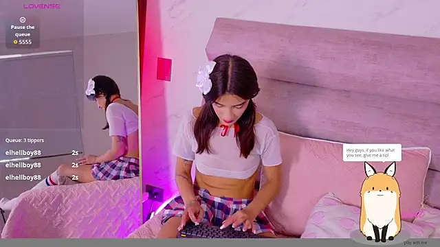 Chat +18 de Charlott__18 ao vivo