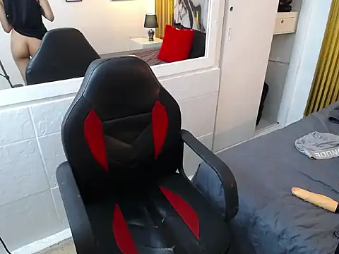 mathews_04 Webcam-Show