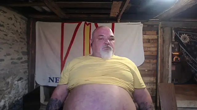 Newfiesausage1972's Webcam Show