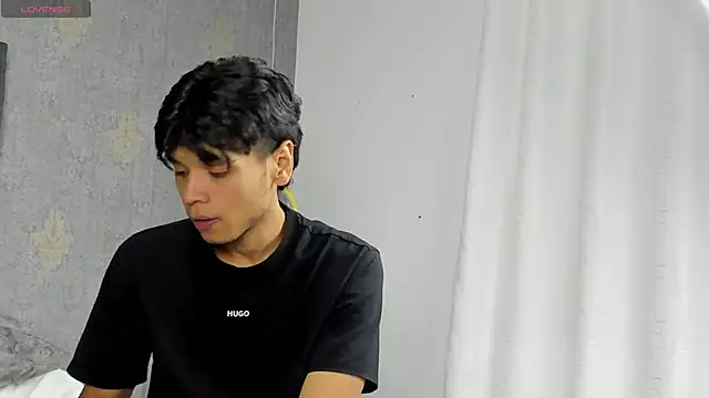 Chat +18 de Alejandroo_Montenegro ao vivo