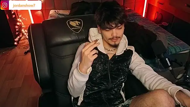 JordanShowのライブXXXチャット