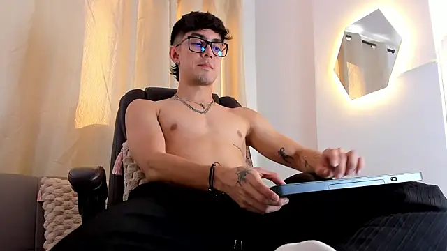 etham_wolf1のライブXXXチャット